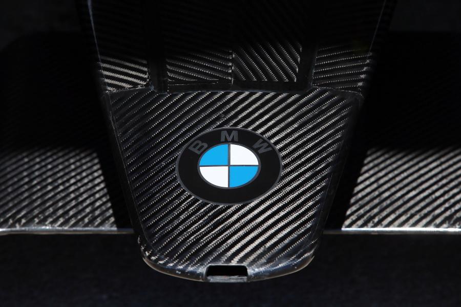 Логотип BMW iFE.18 Test Car 2018 года  (фото 16 из 18)